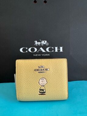 NWT Coach X Peanuts Snap Wallet With Charlie Brown SV/ Hay Multi